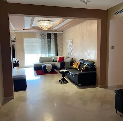 Big Luxury Apartment Near Airport
