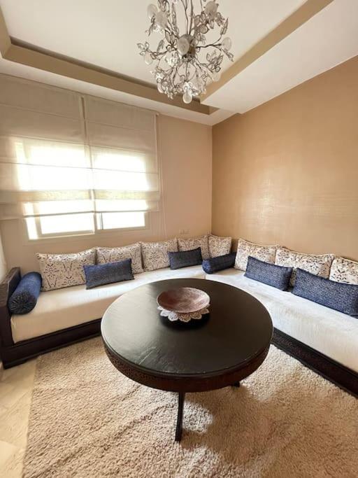 Big Luxury Near Airport *