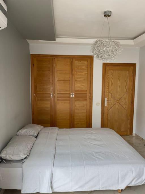 Big Luxury Near Airport *