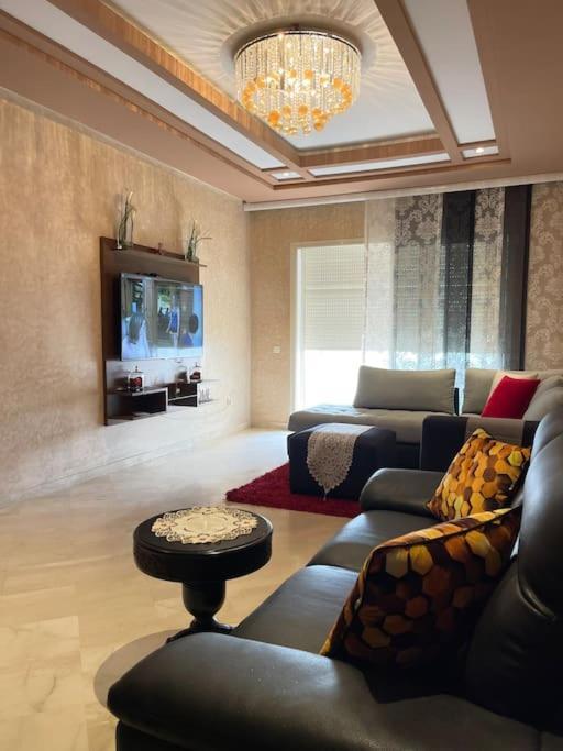 Big Luxury Near Airport Apartment *